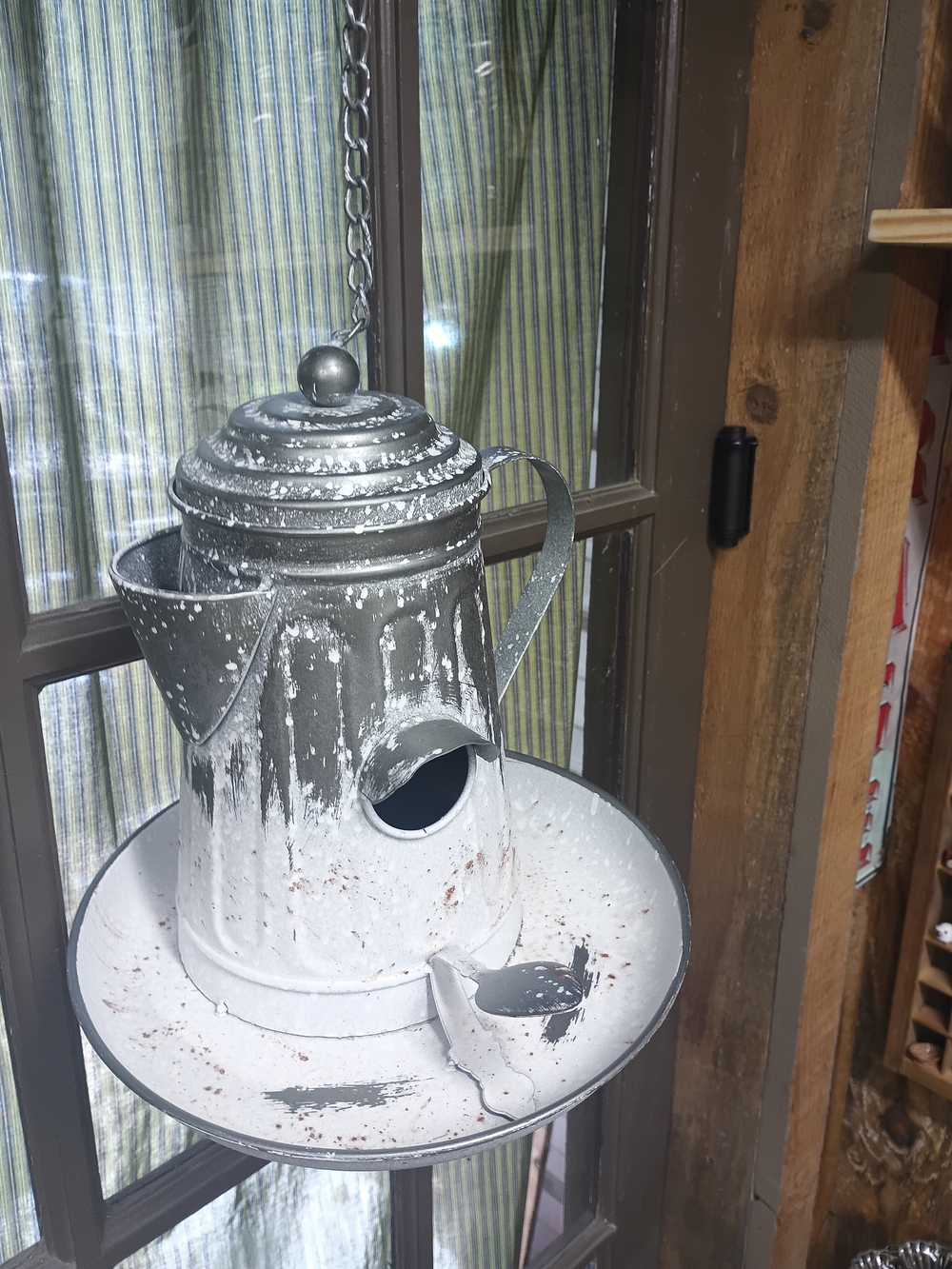 Cool Birdhouse And Feeder Combo That's Looks Like A Old Coffee Pot